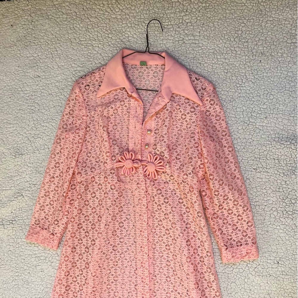 Vintage 60’s Lot pink lace jacket. Size 10.